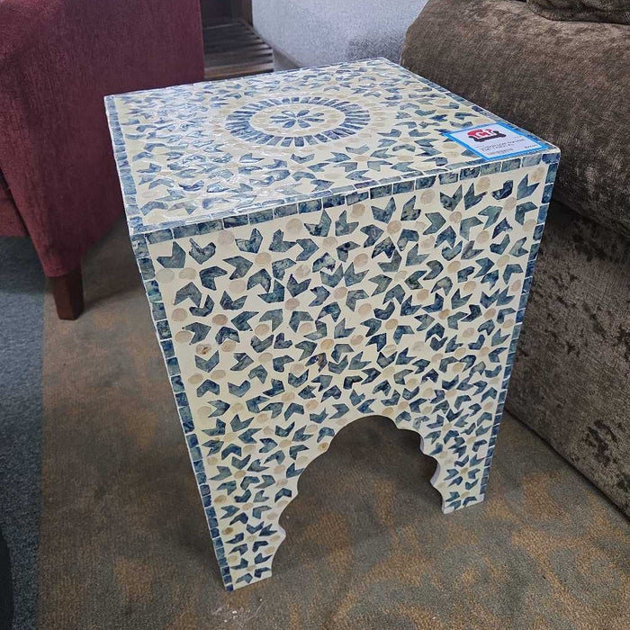 SQUARE END TABLE KL