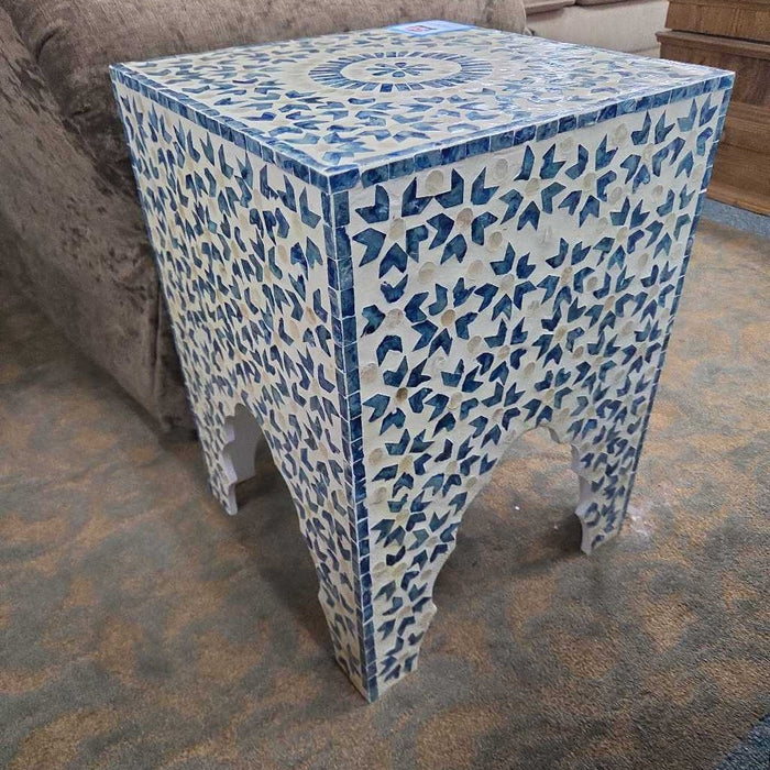 SQUARE END TABLE KL