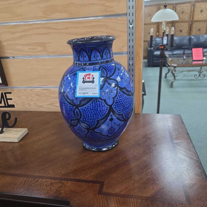 BLUE VASE LS