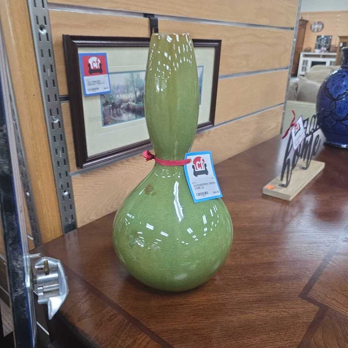 GREEN VASE LS