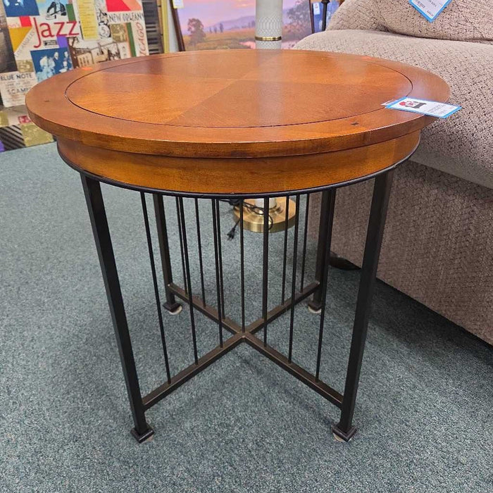 DREXEL HERITAGE END TABLE KL