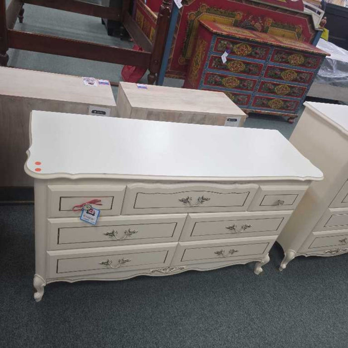 DRESSER WITH MIRROR BHC