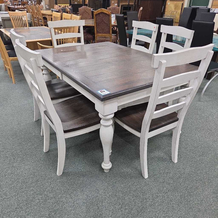 TABLE WITH 6 CHAIRS AND 1 LEAF SKH