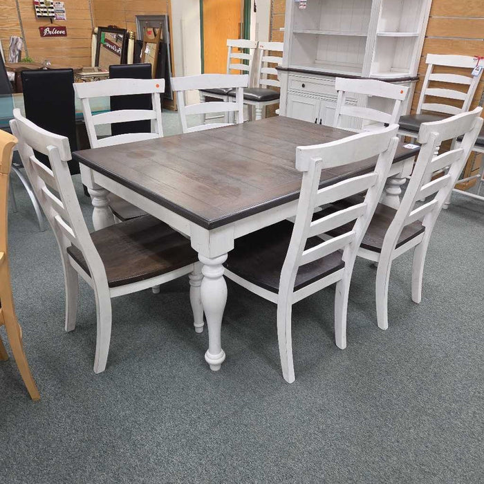 TABLE WITH 6 CHAIRS AND 1 LEAF SKH