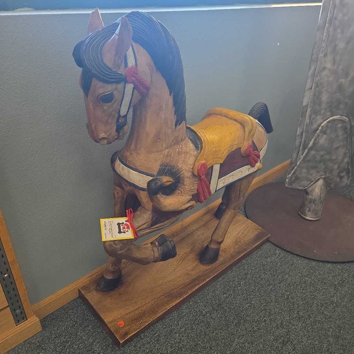 HORSE SCULPTURE BTK