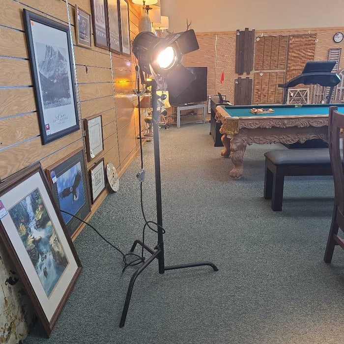 STUDIO SPOTLIGHT LSH