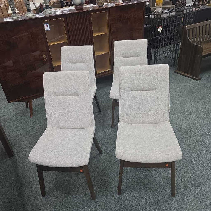 SET OF 4 CHAIRS BTK