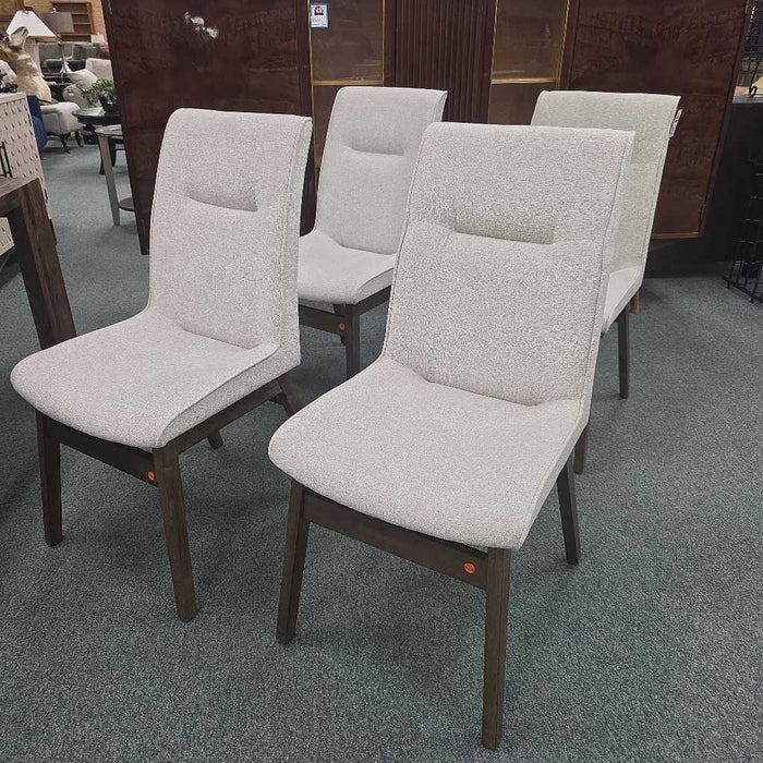 SET OF 4 CHAIRS BTK