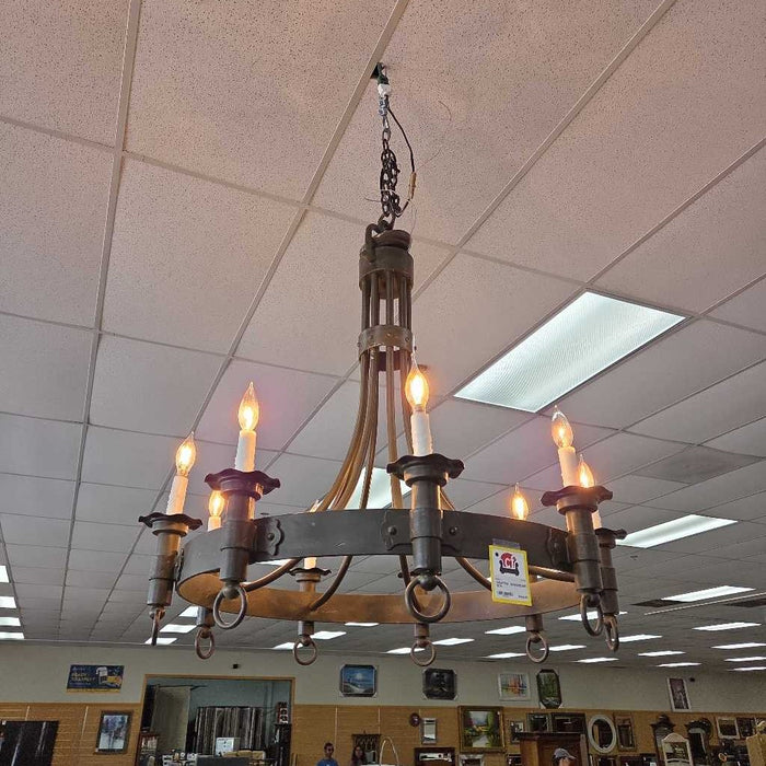 CHANDELIER BTK