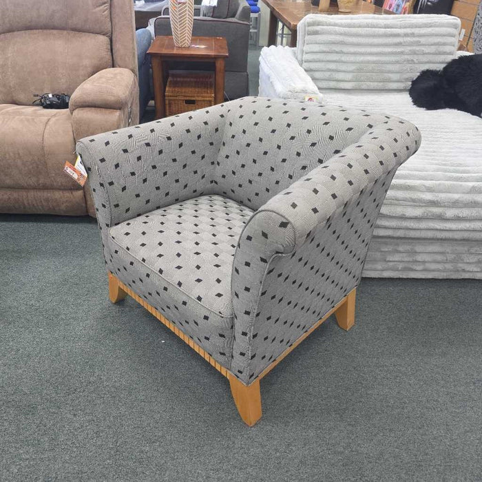 ACCENT CHAIR