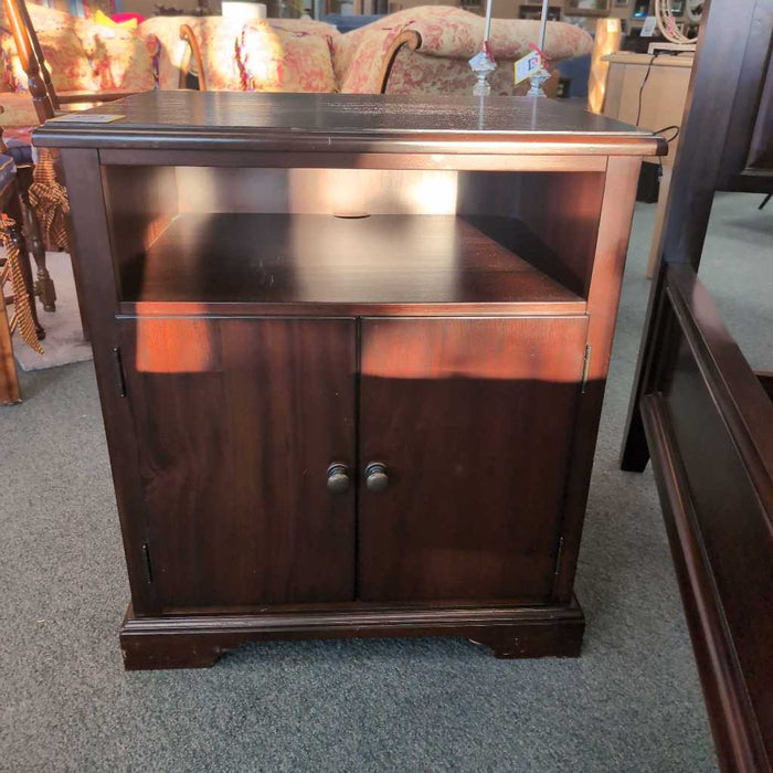 NIGHTSTAND MI