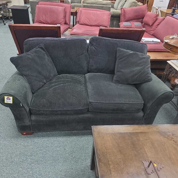 CRATE & BARREL LOVESEAT ALK