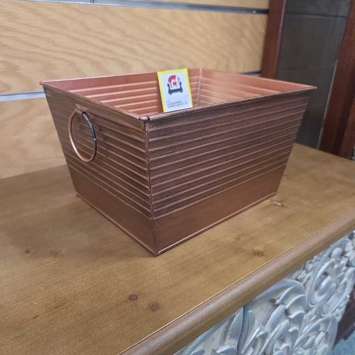 COPPER BUCKET BT