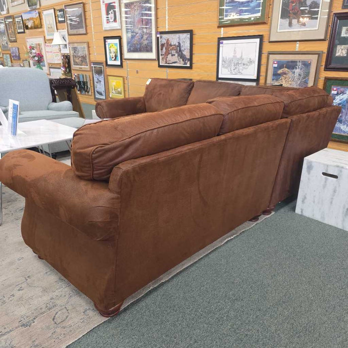 BROYHILL SECTIONAL SKH
