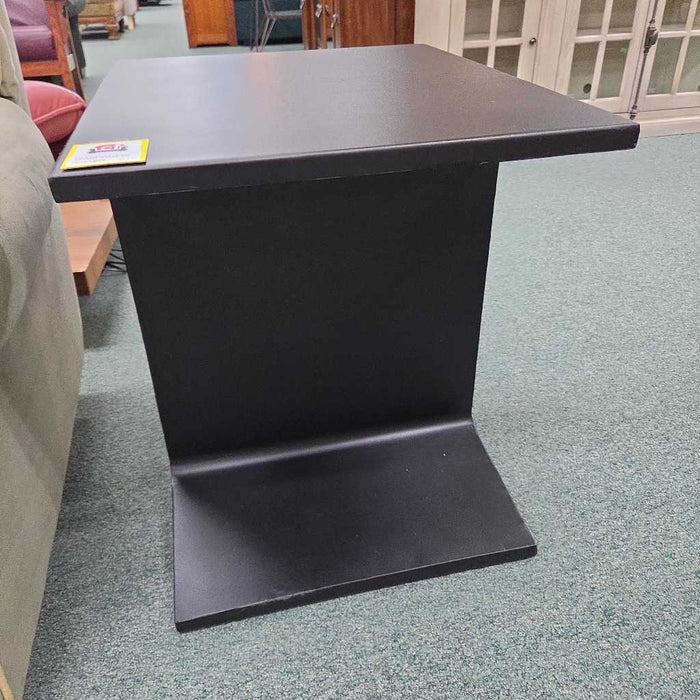 BLACK ACCENT TABLE SK