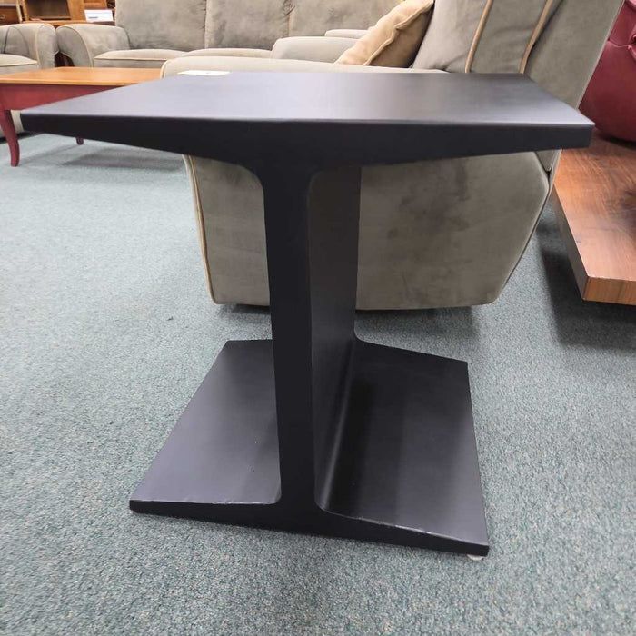 BLACK ACCENT TABLE SK