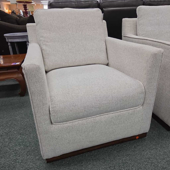 SWIVEL CHAIR BAH