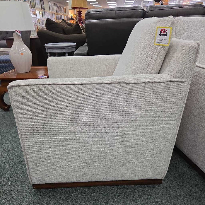 SWIVEL CHAIR BAH