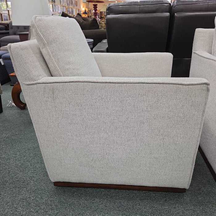 SWIVEL CHAIR BAH