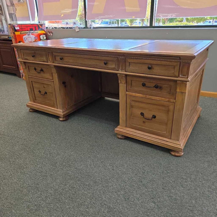 HEKMAN DESK LSH