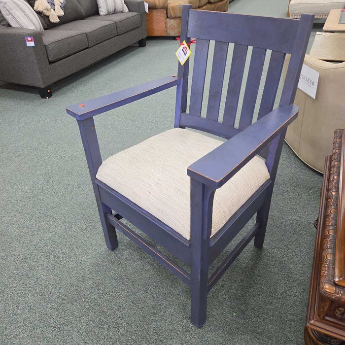 ACCENT CHAIR KL