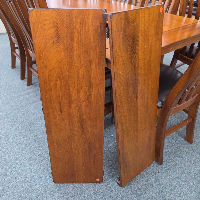 TABLE WITH 10 CHAIRS AND 2 LEAVES KLH