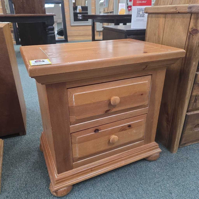 NIGHTSTAND AT