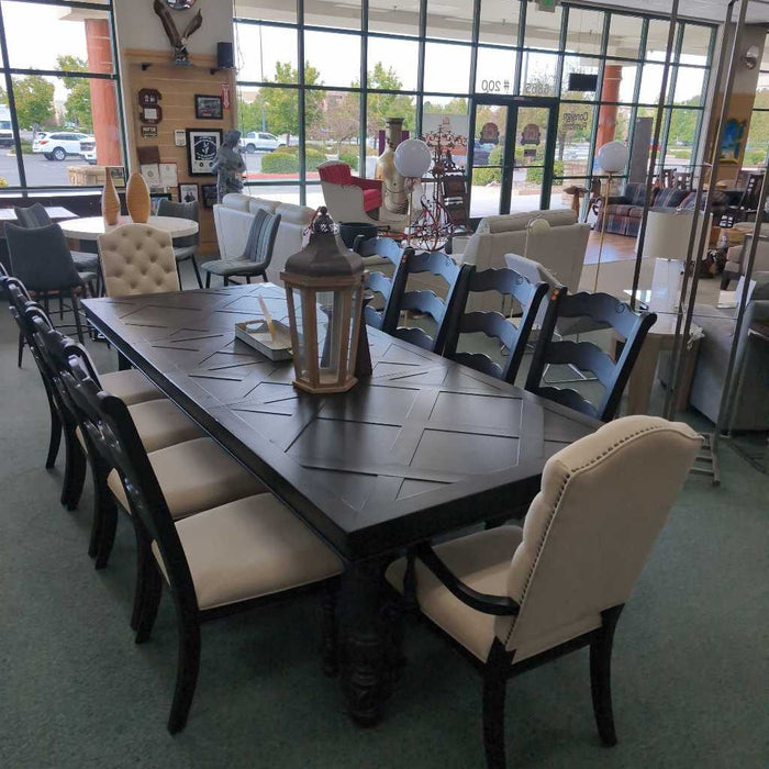 PULASKI CALDWELL TABLE WITH 10 CHAIRS AND 2 LEAVES MIH