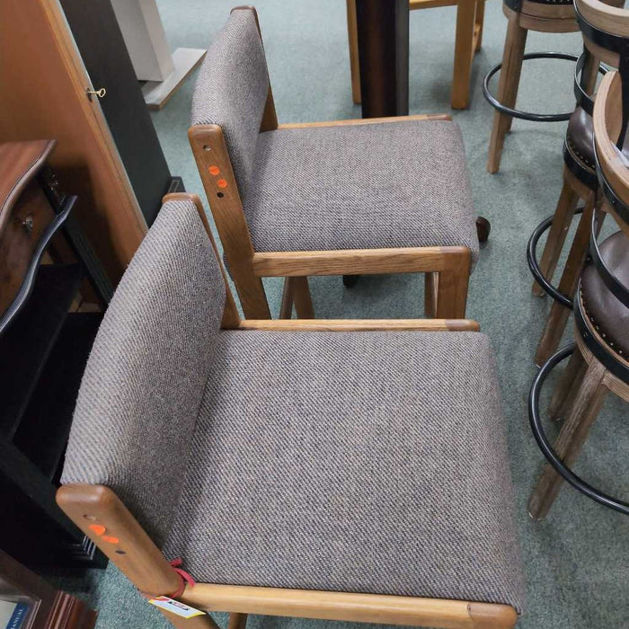 SET OF 2 STOOLS TB