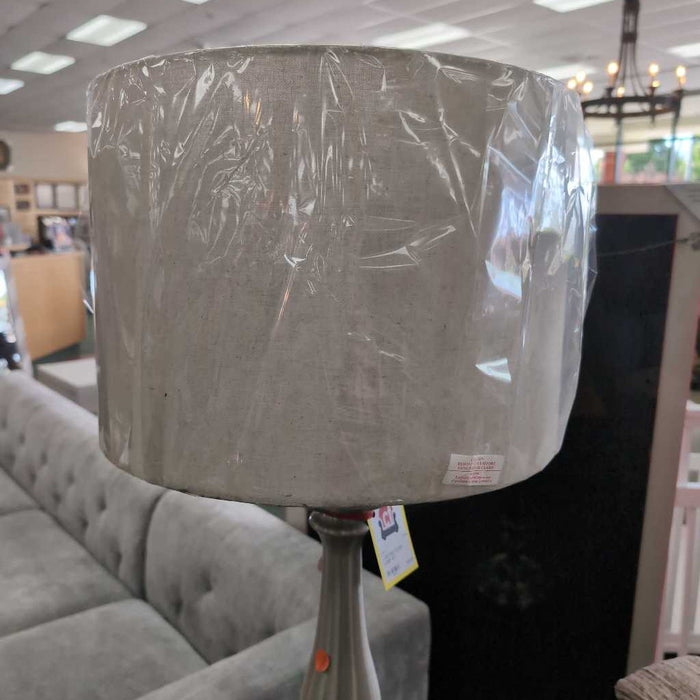 FLOOR LAMP AT