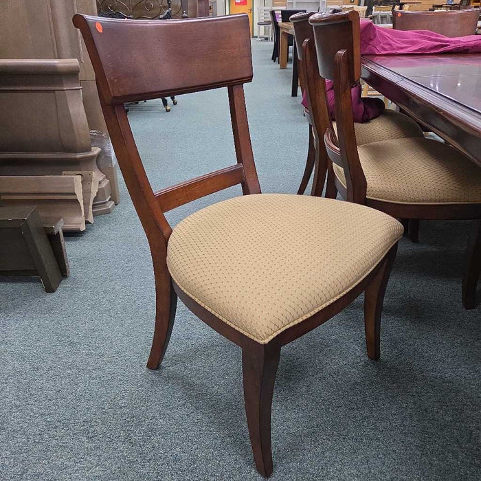 BASSETT TABLE 2 LEAVES 8 CHAIRS MIH