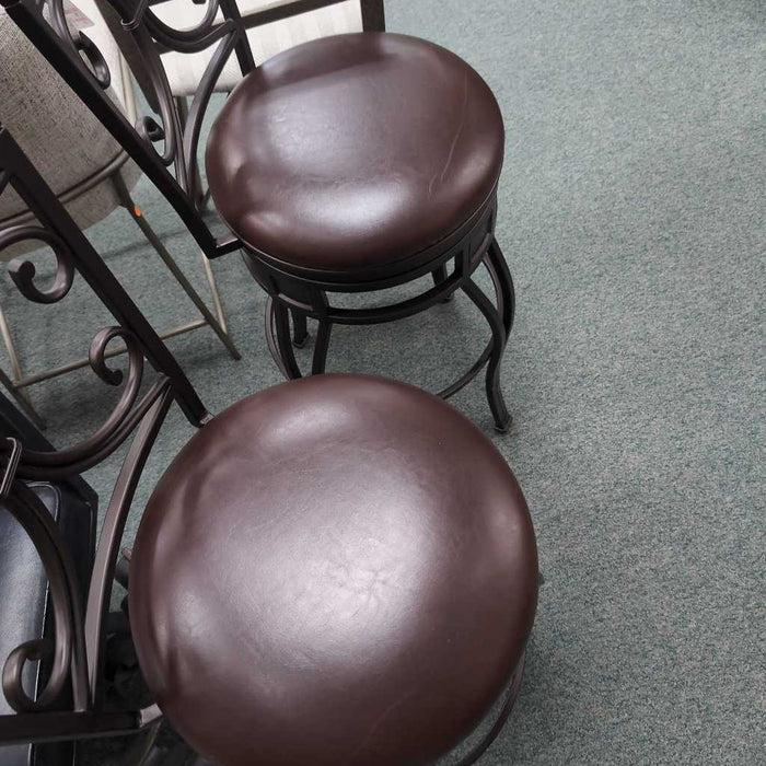 SET OF 2 STOOLS MI