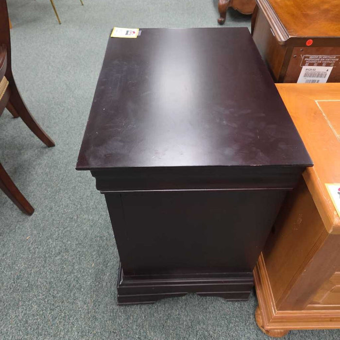 NIGHTSTAND LS