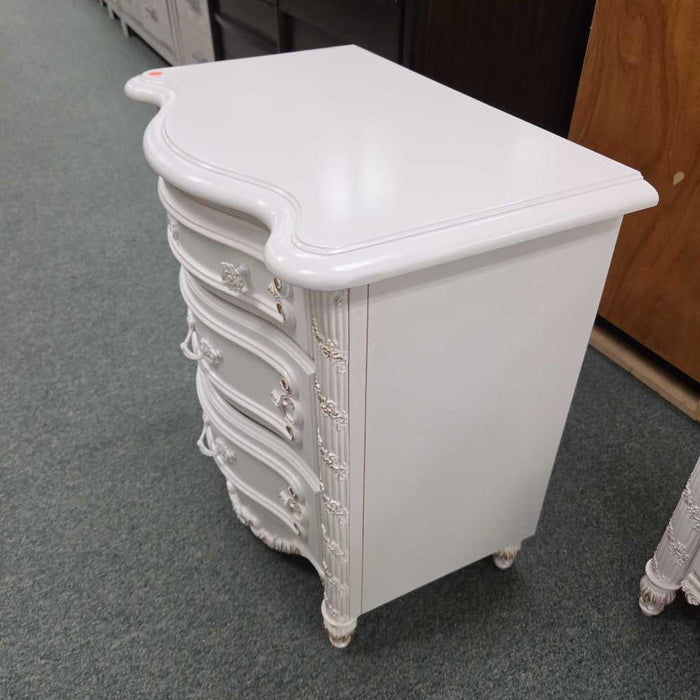 WHITE NIGHTSTAND AT