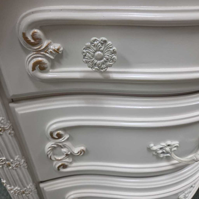 WHITE NIGHTSTAND AT