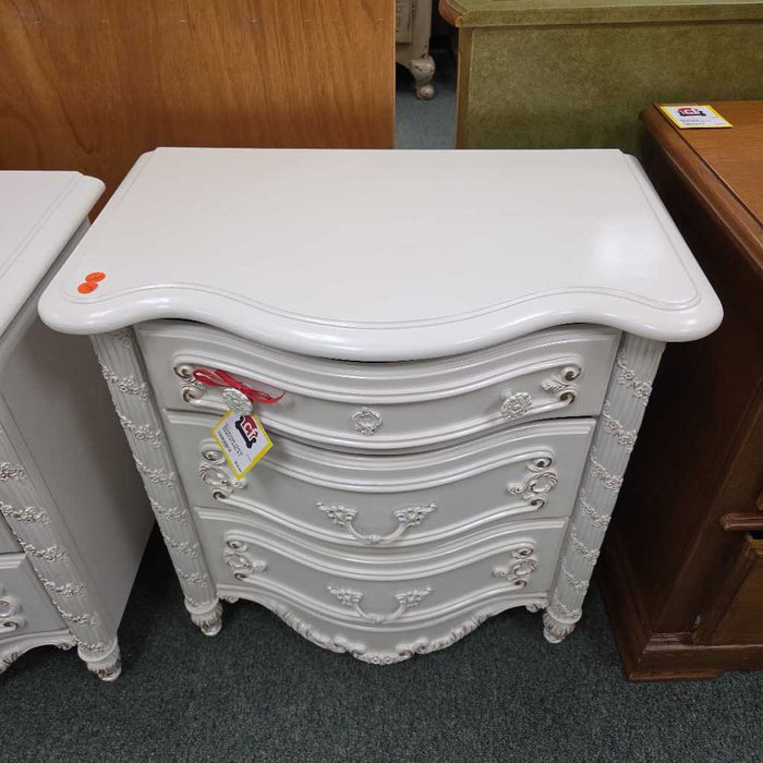 WHITE NIGHTSTAND AT