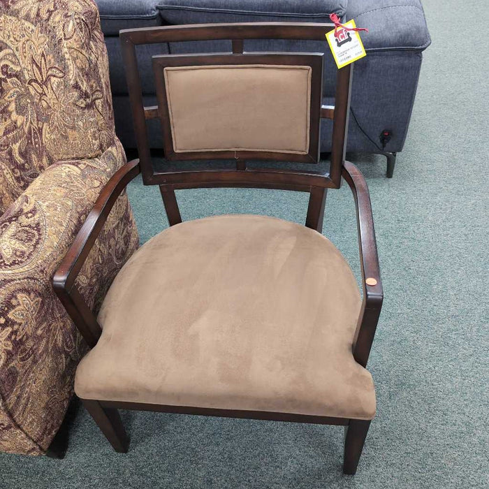 ACCENT CHAIR MI