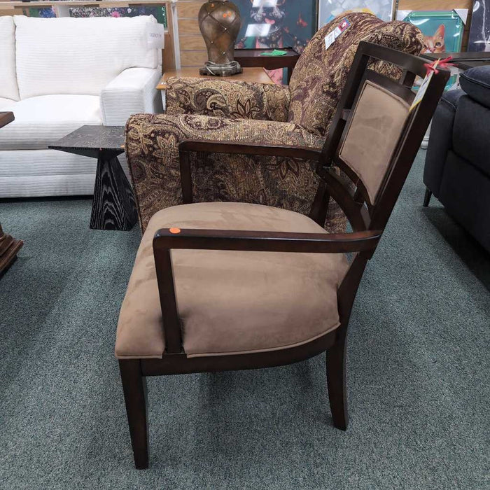 ACCENT CHAIR MI