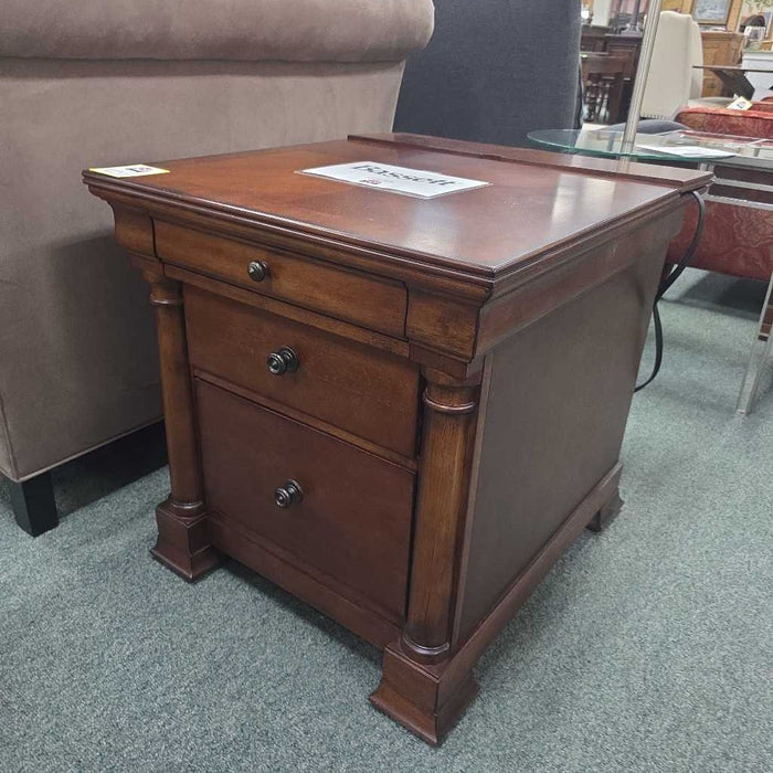 BASSETT END TABLE BKS