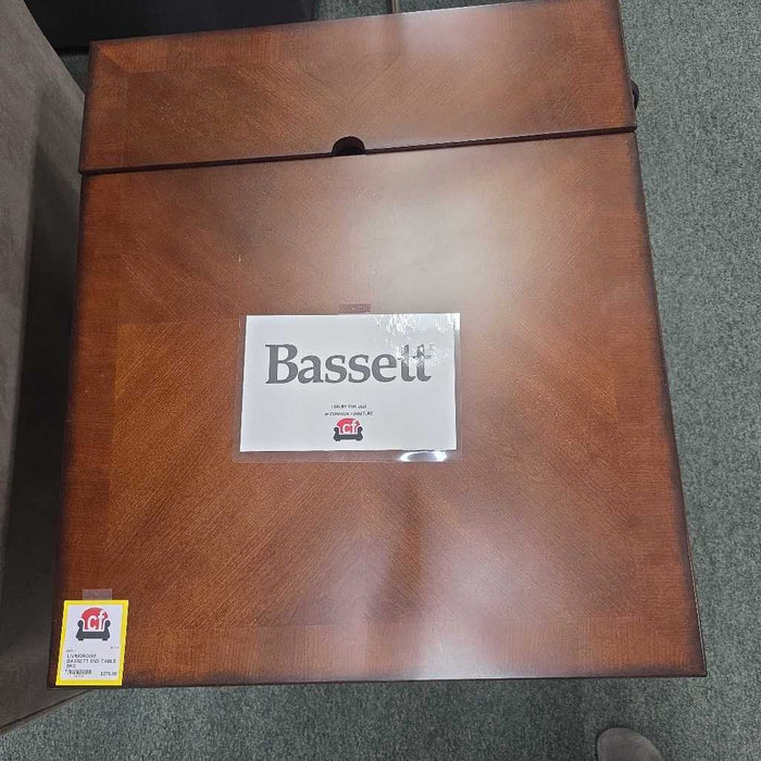 BASSETT END TABLE BKS