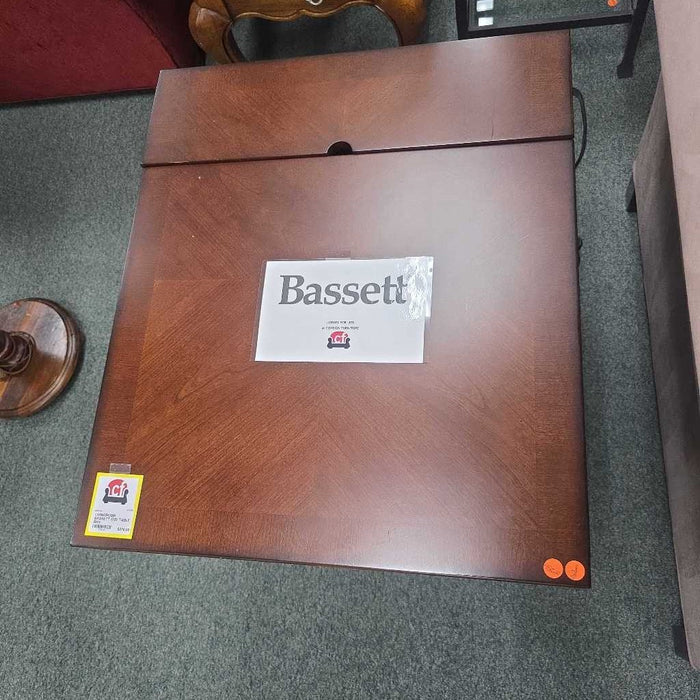 BASSETT END TABLE BKS