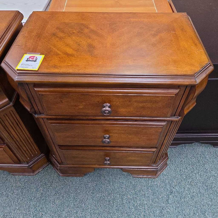 NIGHTSTAND KL