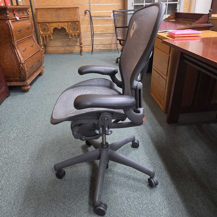 DESK CHAIR AT