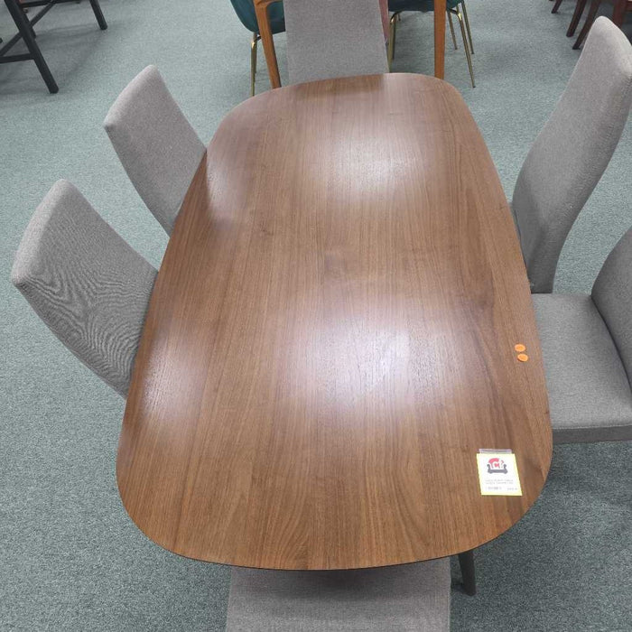 TABLE WITH 6 CHAIRS LSH