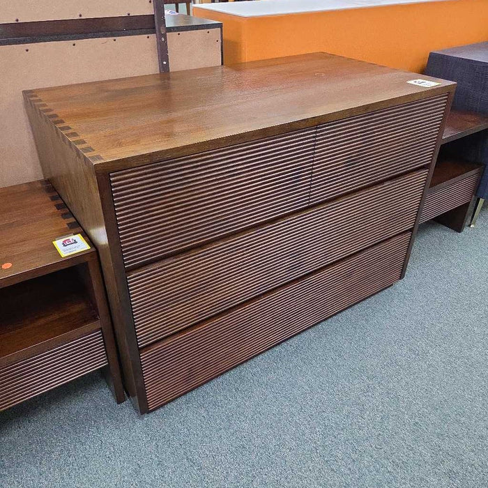 CHEST OF DRAWERS BTK