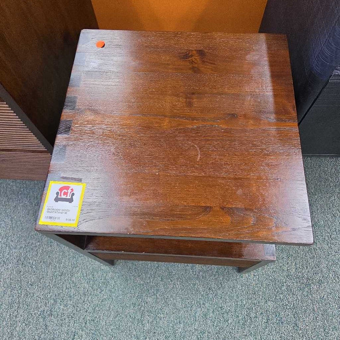 WOOD NIGHTSTAND MI