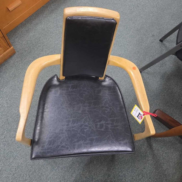 ACCENT CHAIR SK