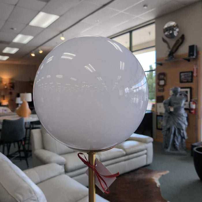 FLOOR LAMP AT