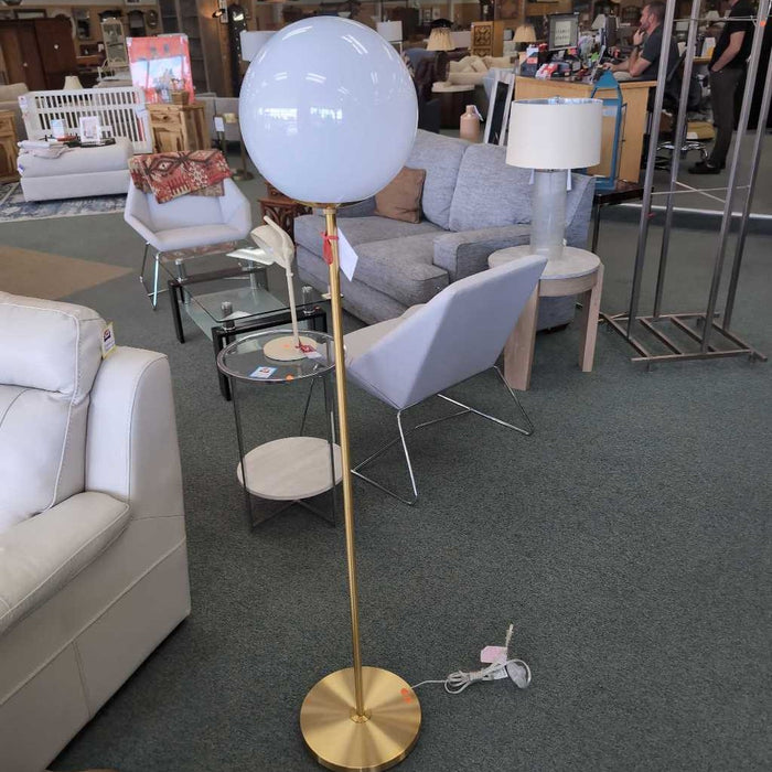 FLOOR LAMP AT