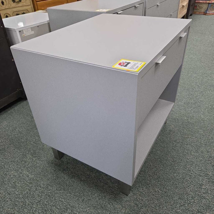 ROOM & BOARD NIGHTSTAND BAH